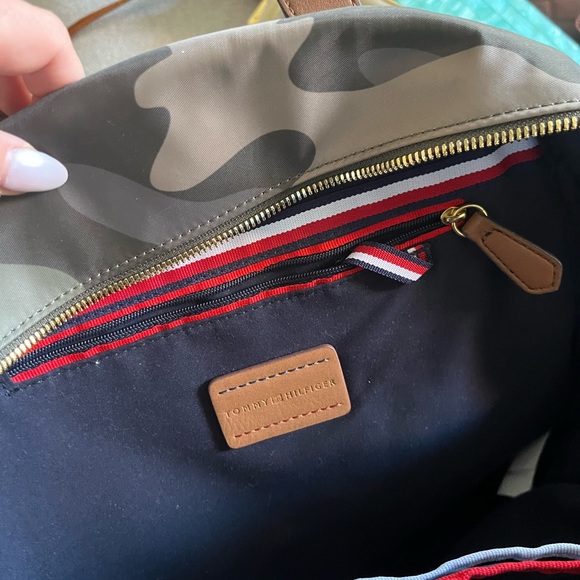 Tommy Hilfiger Backpack - Picture 5 of 8